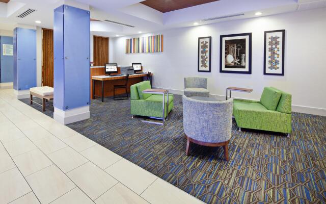 Holiday Inn Express & Suites Clovis-Fresno Area by IHG