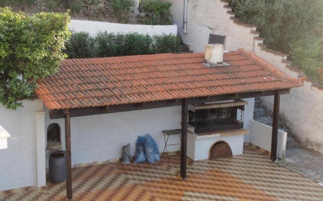 Traditional House with seaview