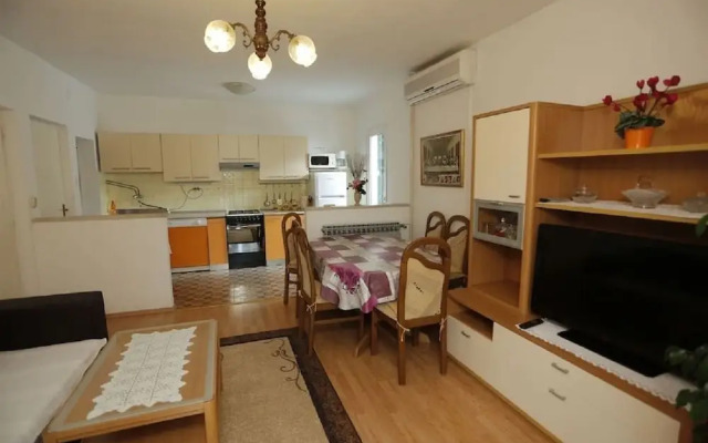 Dina - 3 Bedrooms - A1