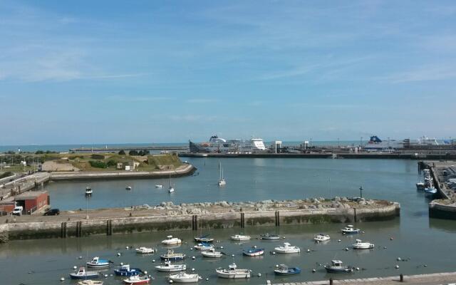 Holiday Inn Calais by IHG