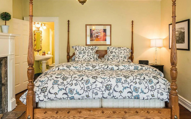 Elmrock Inn