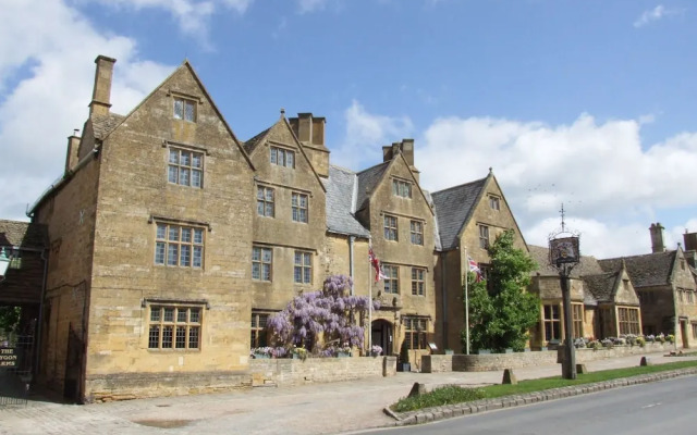 The Cotswold Holiday Lodge