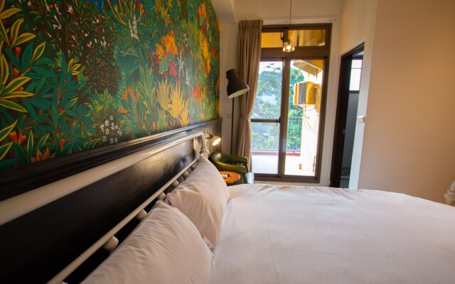 Love Inn