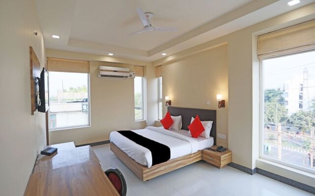 OYO 8526 SD Royal Inn