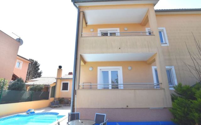 Modern Apartment in Pula With Swimming Pool