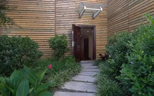 Zhaotong Development Building Hotel