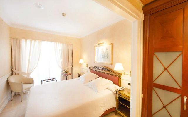 Apartamentos Guadalpin Boutique