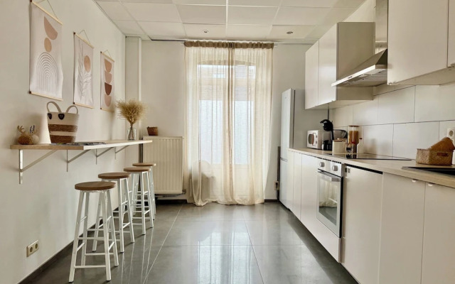 Spacious duplex in the center