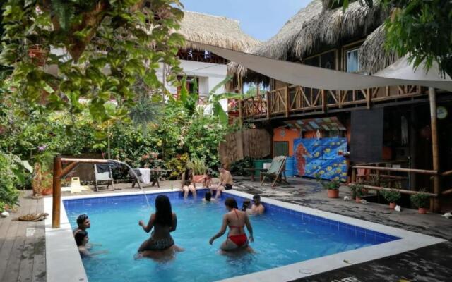 La Natura Hostel & Pool