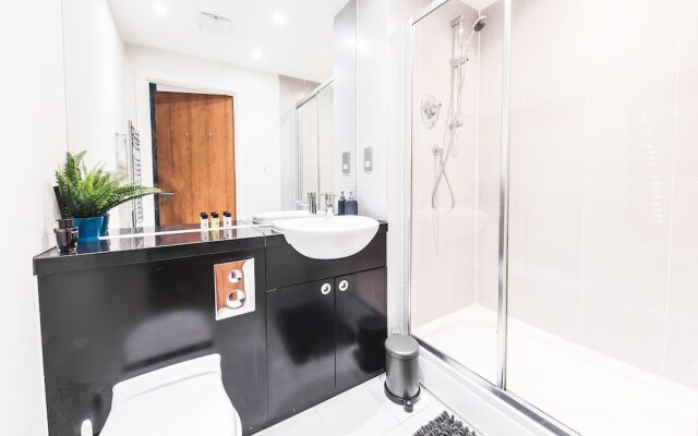 First Stay Apartments - The West Suite