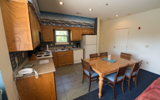 Ramada by Wyndham Branson Yacht Club