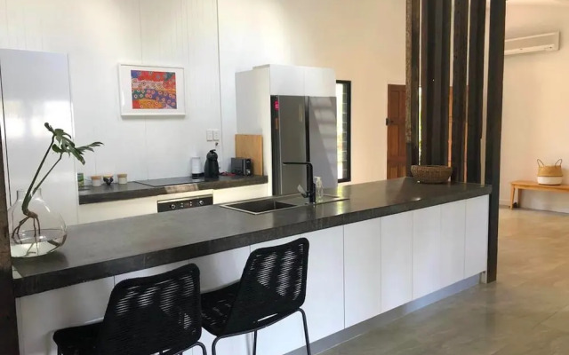 Sunshine Beach Hideaway