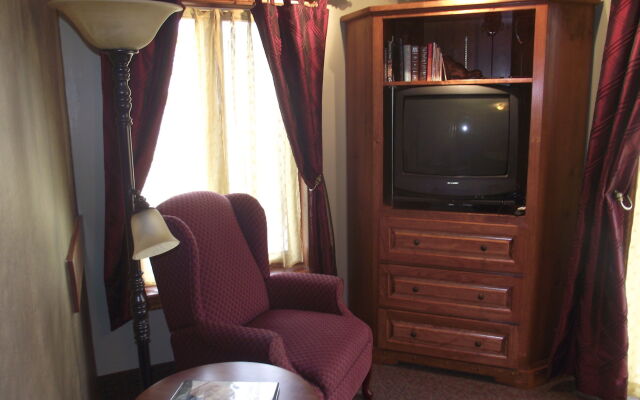 Forest Motel & Woodland Retreat