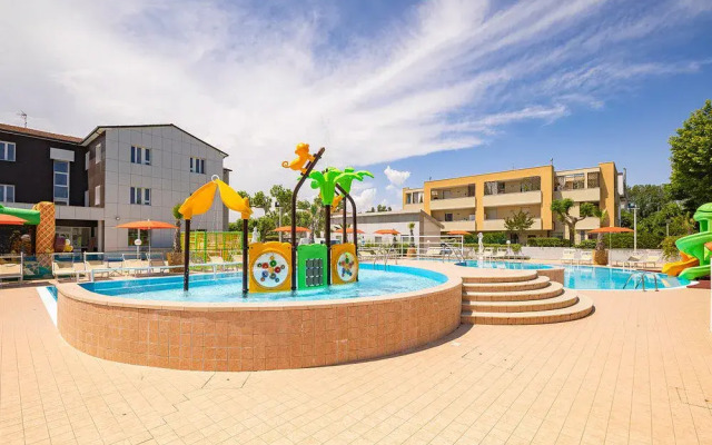 Color Perla Village