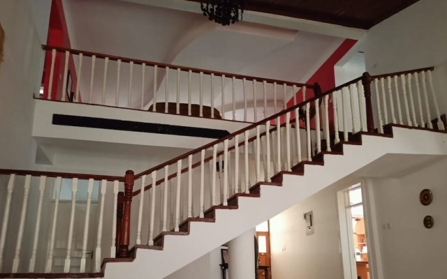 Stay.Plus karen Party House