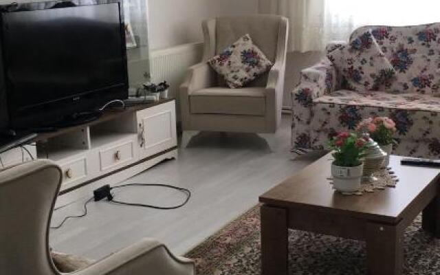 100m2 apartment, central location, free parking
