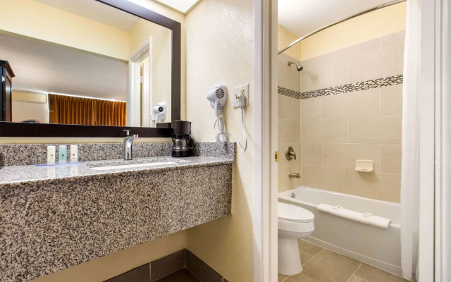 Ramada by Wyndham Santee I-95