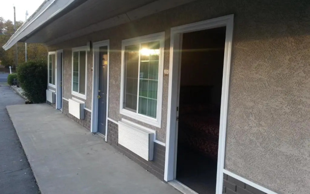 Pacific Motel