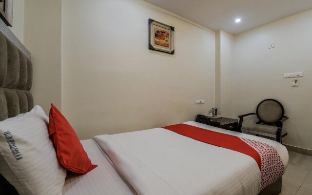 OYO 5231 M V Boutique Hotel