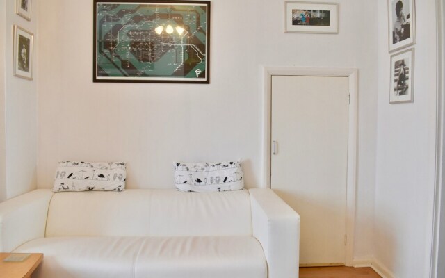 2 Bedroom Home Near Kemptown
