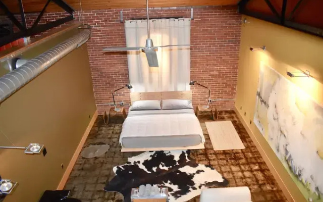 The Hangar Lofts Hotel
