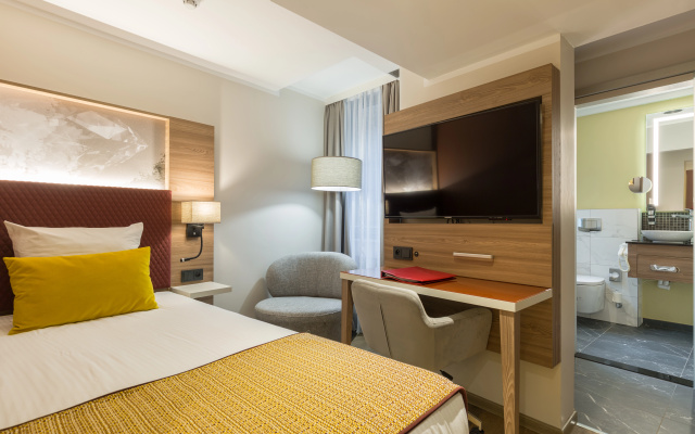 Leonardo Antwerpen Hotel - Image 6
