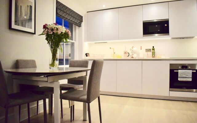 Luxurious 2 Bedroom Penthouse in Notting Hill