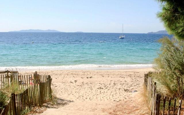 Appartement les pieds dans l'eau à Cavalière (Lavandou 83)