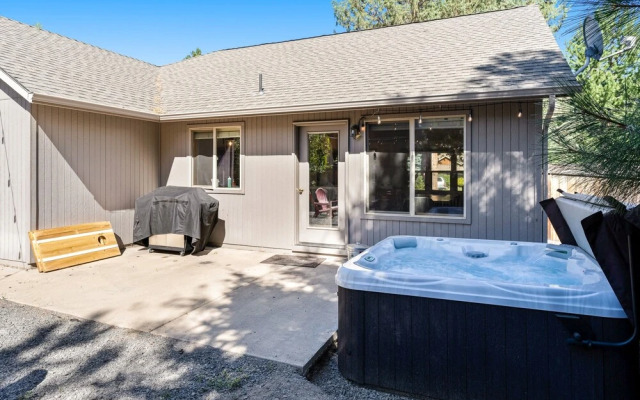 Quail Covey 3 Bedroom Home by RedAwning