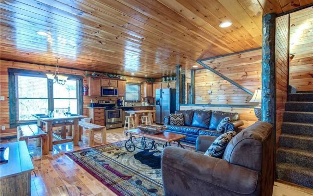 Old Hickory Lodge - Four Bedroom Cabin