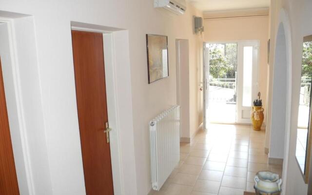 Apartment 2 Anamarija 41 pax