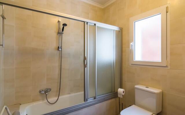 Detached villa with private swimming pool in Pedreguer