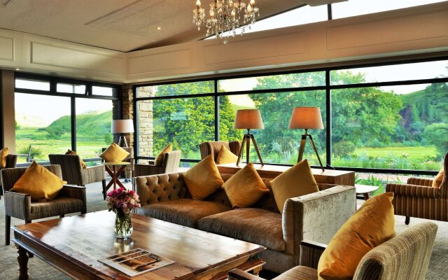 Premier Hotel Sani Pass