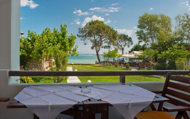 Kamares House Apartments & Studios