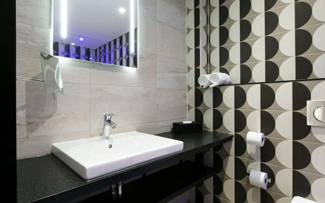 Leonardo Hotel Rotterdam Savoy