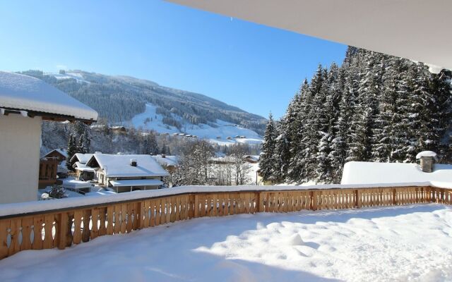 Luxurious Holiday Home With Jacuzzi In Wagrain Austria
