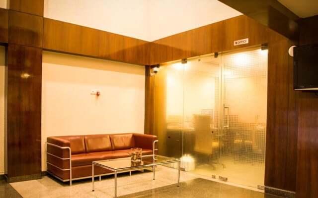 OYO 461 New Rainbow Business Hotel