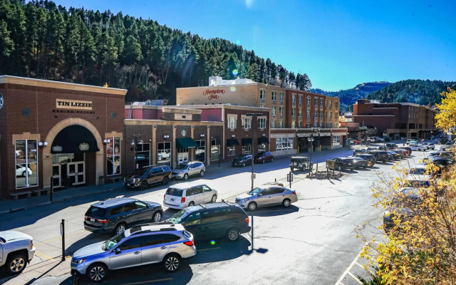 Hampton Inn Deadwood at Tin Lizzie Gaming Resort