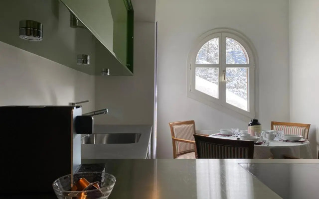 Snowboarders Palace