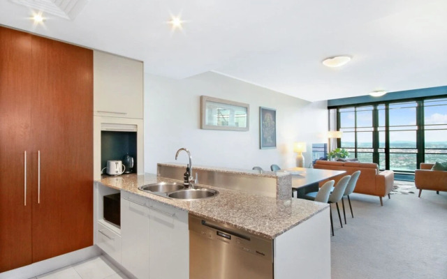 Spacious 3 Bedroom Apartment With City and River Views