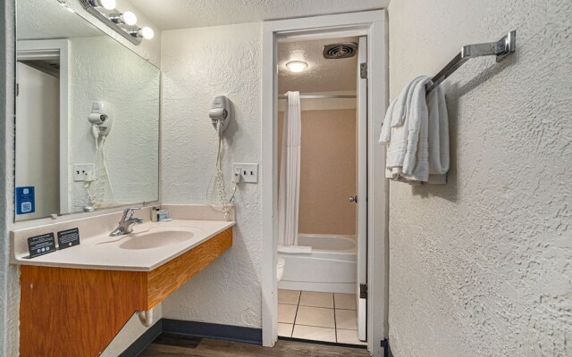 Traverse City MI Travelodge