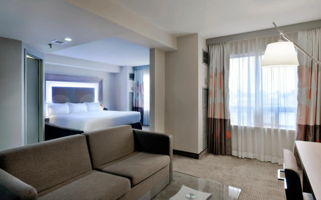 DoubleTree by Hilton Ottawa Downtown