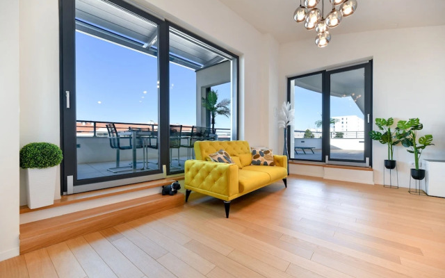 Berin Deluxe Penthouse with jacuzzi