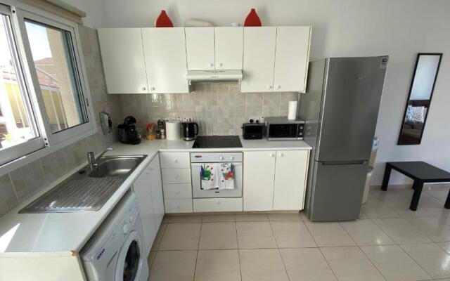 2 Bedroom Roof Terrace & Sea View Apartment