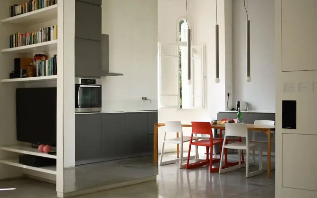 Modern & Bright 3BR apt with 2Balconies