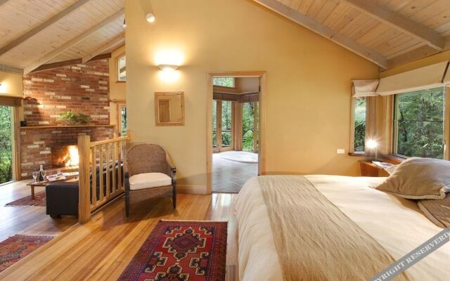 Woodlands Rainforest Retreat