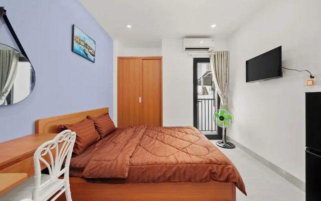 Saluton House