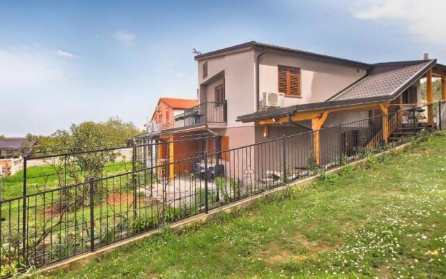 Apartment Lovre 1605