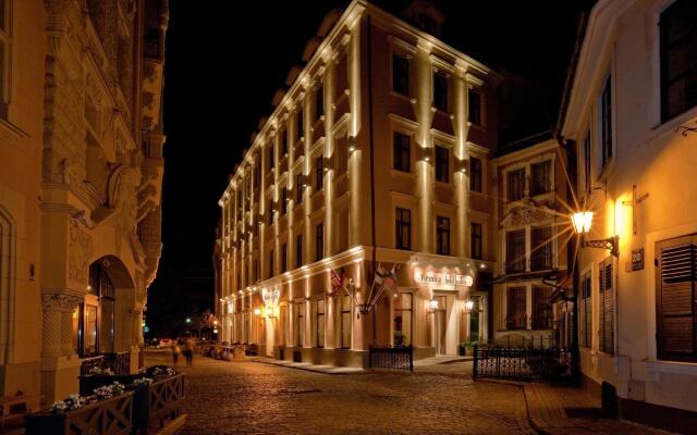 hotelImage