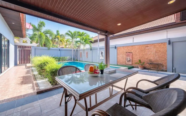 Private pool 3BDR villa beach at 200m